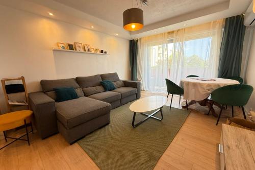 Appart climatisé avec balcon proche centre & plages