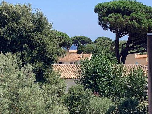 Appartement rénové,climatisé,plage a pied