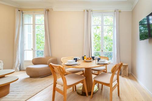 Tastefully decorated air-conditioned apartment - Paris 17