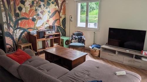 Apartment with terrace near city center and train station - Location saisonnière - Besançon