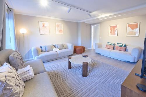 Modern with terrace & 4 spacious bedrooms