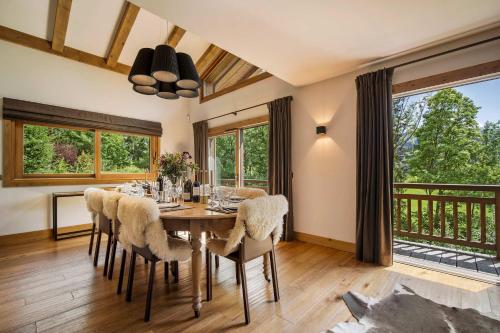 Luxury Chalet Sauna Cinema Mont Blanc Views in Megeve - image 3