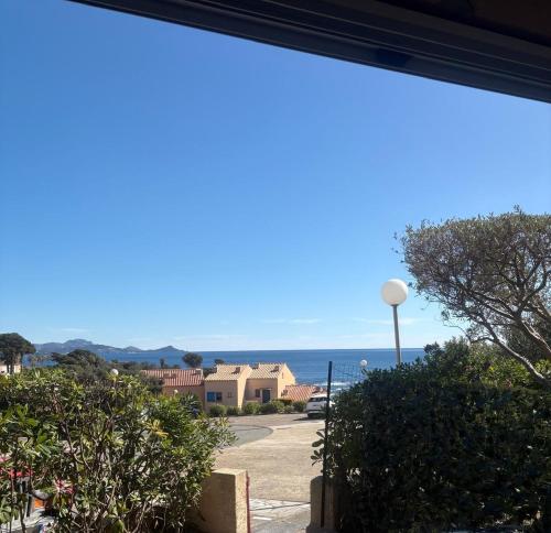 Magnifique appartement vue mer sur le Cap Dramont