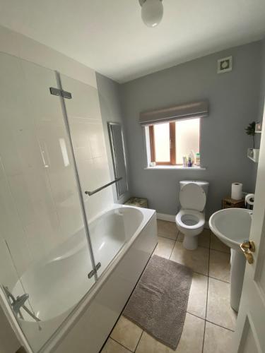 Badeværelse, Family Duplex perfectly located in Douglas