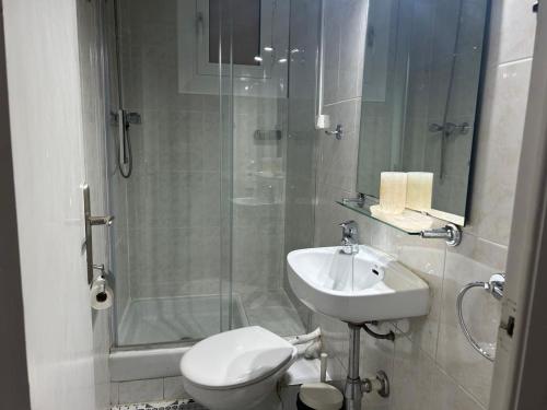 Apartment Eixample Esq Rocafort Diputacio by Interhome 2