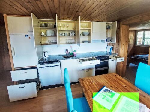 köök, Apartment Ferienwohnung mit Bergpanorama by Interhome in Boltigen