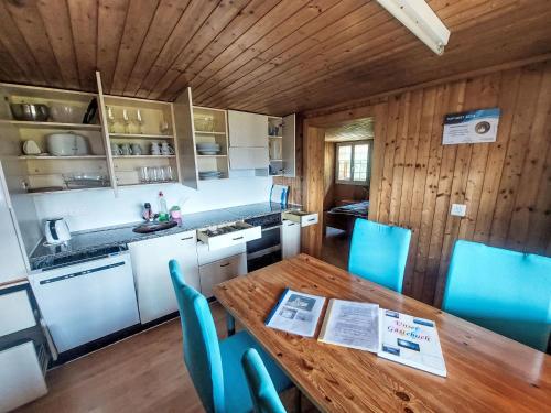 köök, Apartment Ferienwohnung mit Bergpanorama by Interhome in Boltigen