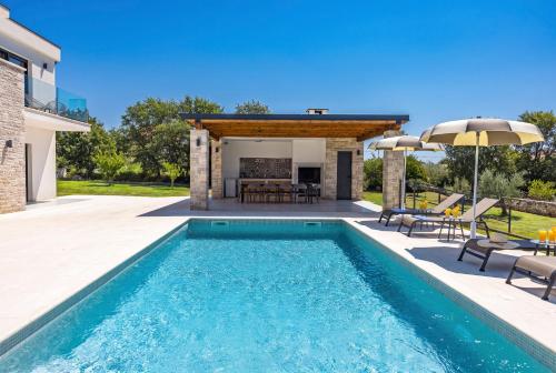 Villa Serena in Central Istria for 8 people with private heated pool - image 4