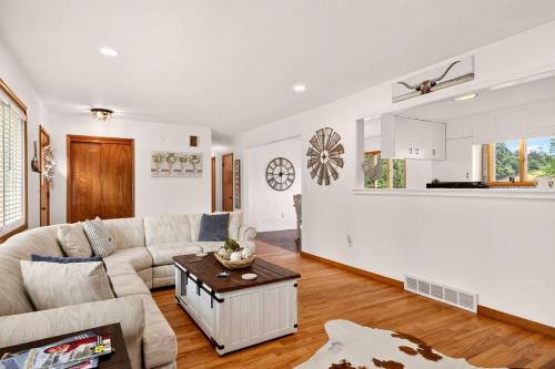 Charming Farmhouse Retreat in Manchester (NY)