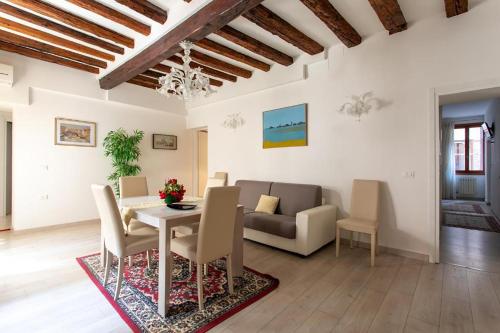 Apartment Ca' Petriana Historical Center
