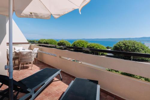 beranda/teres, BRETANIDE Sport & Wellness Resort - All Inclusive in Brac Island