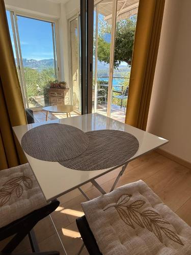 Les Gites du Verdon, côté lac (studio et T2) (Les Gites du Verdon, cote lac (studio et T2)) in Sainte-Croix-du-Verdon