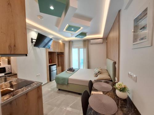 Luxury Semi Basement Apartment with Terrace, Athens