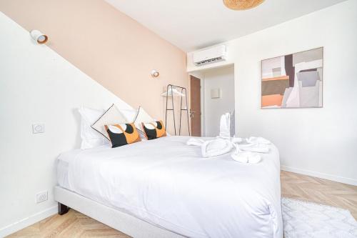 Quiet air-conditioned studio - close to Batignolles
