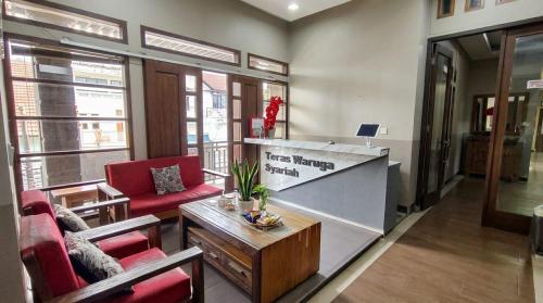 Teras Waruga Syariah By Ezzego in Gegerkalong