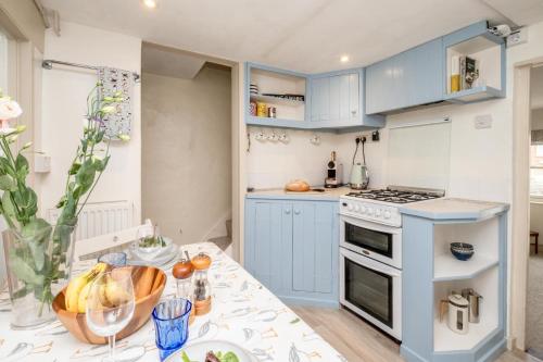 Ginnys Cottage by Aldeburgh Coastal Cottages - image 2