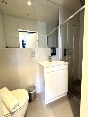 Room Home Stay Room Type - Deluxe Apartment