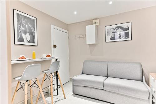 Compact Studio in Central Paris Practical & Convenient