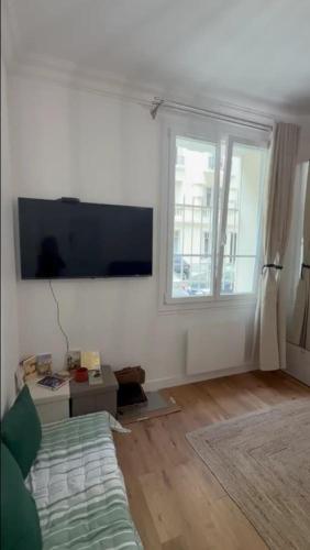 Renovated studio with private terrace 30 M2 Paris 15
