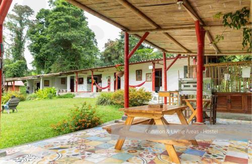 المنظر الخارجي, Hacienda Venecia Hostel in مانيزالس