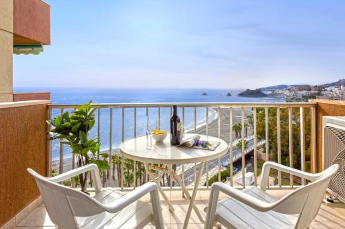 Beachfront Apartment 4pers El Paseo AC WiFi