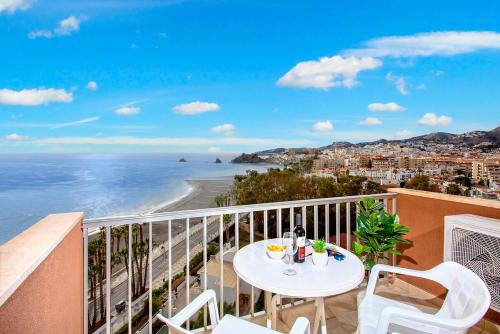 Seafront Apartment with Parking