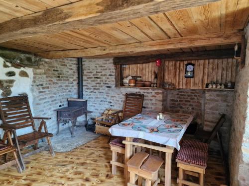 Facilities, Cabana Paulesti - ciubar la munte in Păuleşti (Hunedoara)
