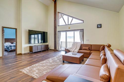 Mtn-View Deck! Remote South Park Retreat in Tarryall Mountain