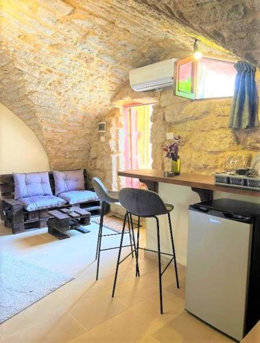 Al Abou Guesthouse Studio in Batroun