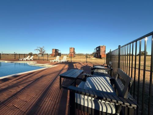 Wine Country Container Rooftop Fire Pit & Pool - image 4