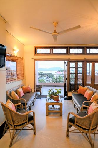 River Breeze Home A Comfort Stay