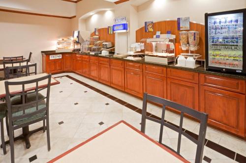 Holiday Inn Express Hotel & Suites Decatur, TX by IHG