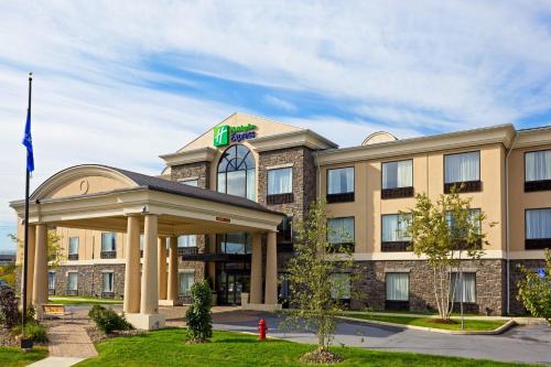 . Holiday Inn Express Hotel & Suites Chester by IHG