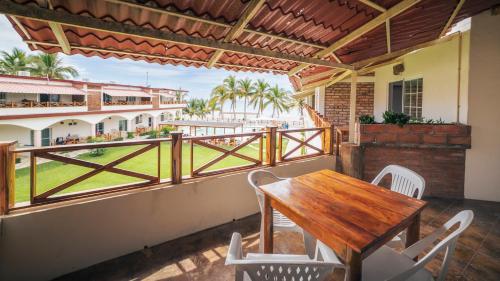 Úszómedence, Hotel Bahía Paraíso (Hotel Bahia Paraiso) in San Blas