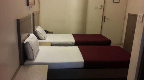 B&B Surat - Hotel Zenith - Bed and Breakfast Surat