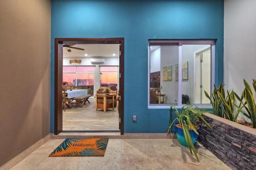 Beachfront Home Luxury Laguna Shores Resort - image 3