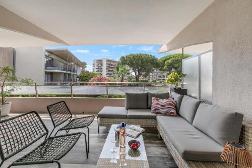 Balcony/terrace, Studio Near Beach, Sea View & Garage - Happy Rentals in Les Breguieres