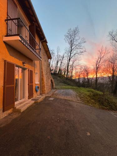 Studio au calme - Location saisonnière - Neuville-sur-Saône