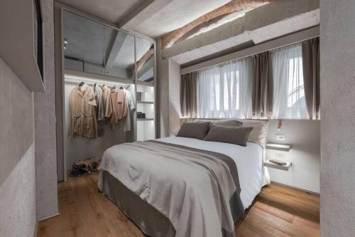 2BR Luxury Tower-House Prime Location Cosy