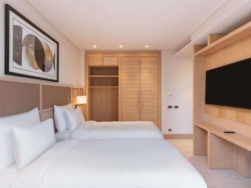 2 bedrooms, 3 beds