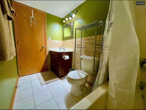 Modern 1-Bedroom Condo with Private Parking in Chicago Ridge