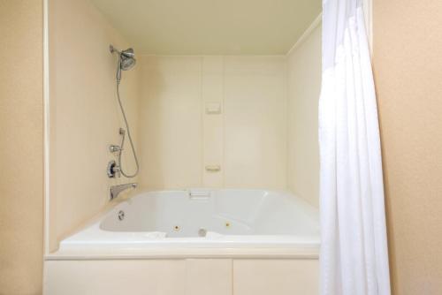 Holiday Inn Express Philadelphia NE-Bensalem by IHG