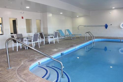 Swimmingpool, Holiday Inn Express & Suites Sweetwater By IHG in Sweetwater (TN)