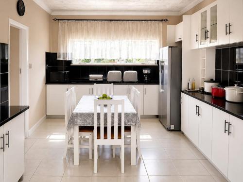 Mrs Dee's Charming Nest in Masvingo