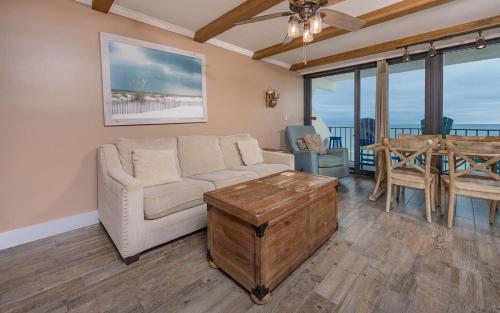 Island Winds East 702 condo near Pink Pony Pub