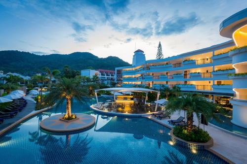 Swimming pool, Holiday Inn Resort Phuket Karon Beach By IHG in Karon