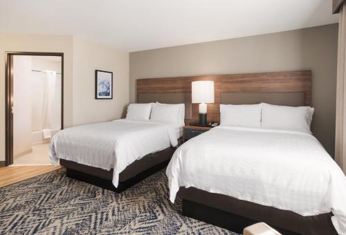 2 double beds