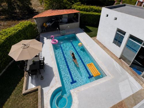 Cabaña con piscina privada Girardot