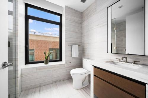Cozy Apartment with Scenic View - image 4