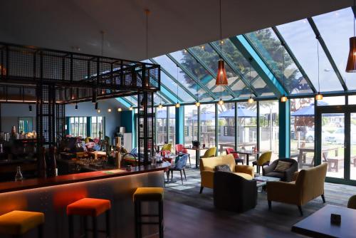 restavracija, JetPark Hotel Hamilton Airport in Hamilton